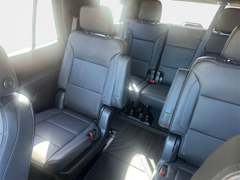 Used 2024 Chevrolet Tahoe High Country image 9