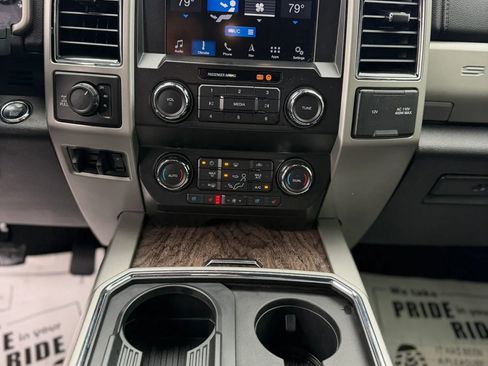 Used 2019 Ford F250 Lariat AWD/4WD image 21