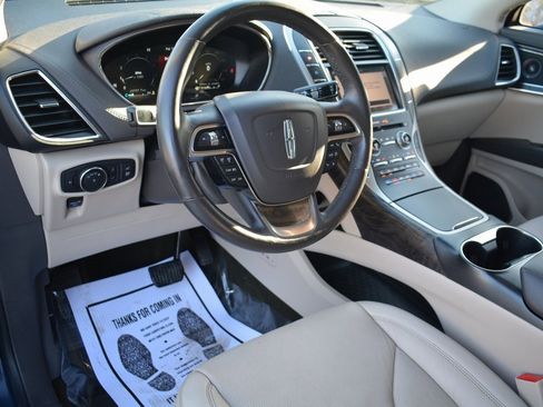 Used 2019 Lincoln Nautilus Reserve w/ Cargo Utility Package image 12