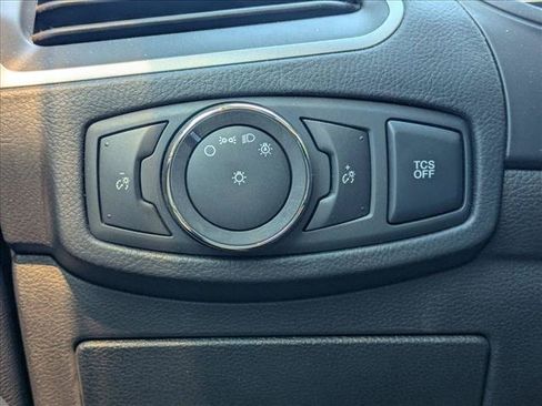 Used 2019 Ford Edge SE FWD image 14
