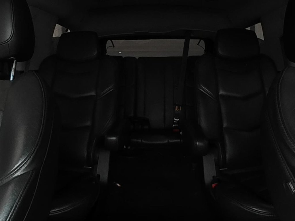 Used 2017 Cadillac Escalade Luxury AWD/4WD image 10