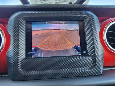 Used 2021 Jeep Gladiator Rubicon AWD/4WD image 23