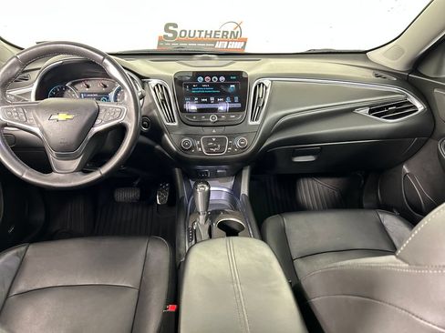 Used 2018 Chevrolet Malibu LT w/ Leather Package FWD image 19
