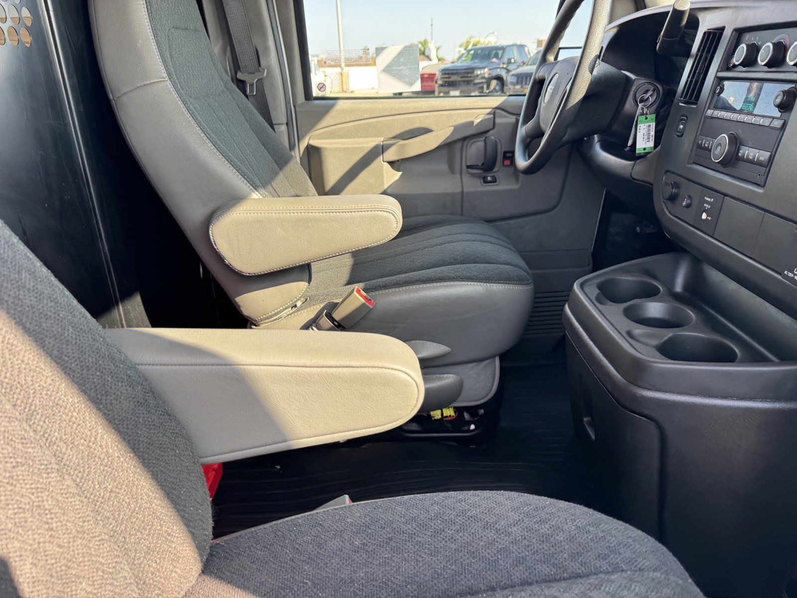 Used 2025 GMC Savana 2500 w/ Driver Convenience Package RWD image 6