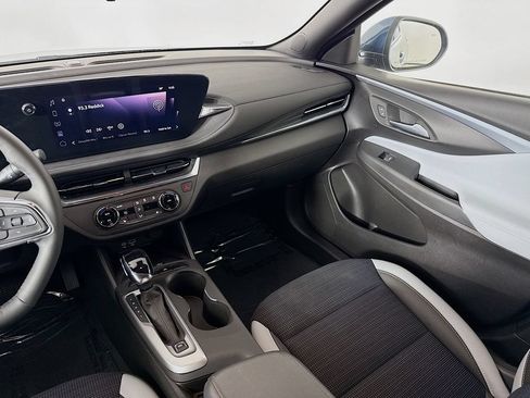 Used 2025 Buick Envista Preferred w/ Convenience I Package FWD image 26
