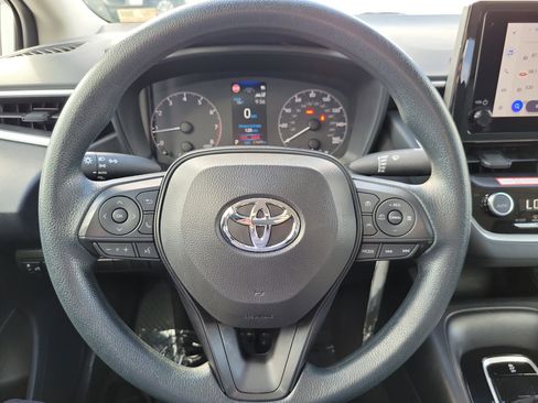 Used 2025 Toyota Corolla LE image 16