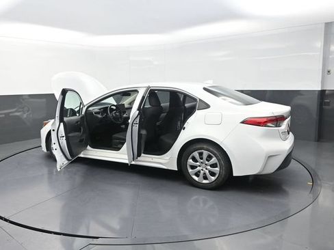 Used 2024 Toyota Corolla LE FWD image 42