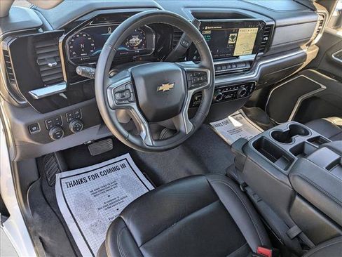 Used 2025 Chevrolet Silverado 2500 LTZ AWD/4WD image 9
