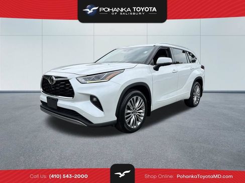 Used 2022 Toyota Highlander Platinum AWD/4WD image 1