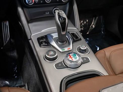 Used 2024 Alfa Romeo Stelvio Ti AWD/4WD image 19