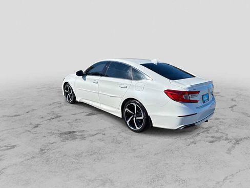 Used 2018 Honda Accord Sport image 6