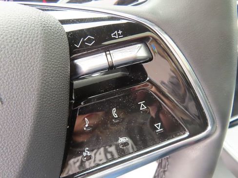 Used 2024 Cadillac Lyriq Tech AWD/4WD image 20