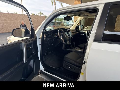 Used 2020 Toyota 4Runner SR5 Premium image 5