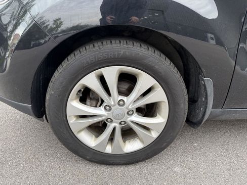 Used 2016 Kia Soul + FWD image 15