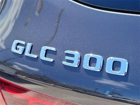 Used 2022 Mercedes-Benz GLC 300 w/ Premium Package Lite image 5