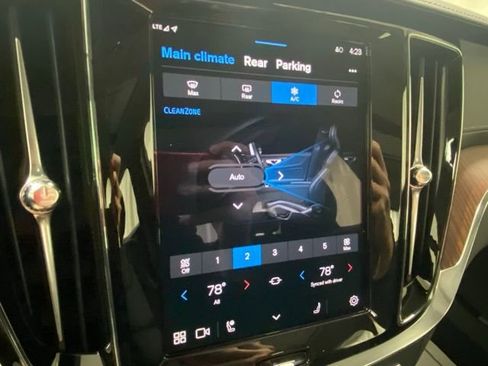 Used 2025 Volvo S60 B5 Ultra image 24