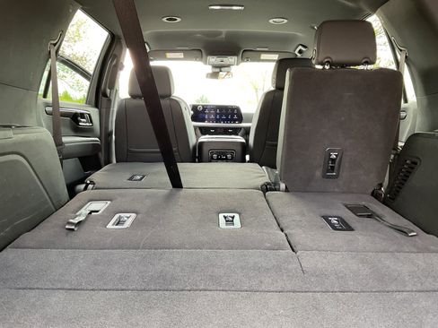 Used 2025 Chevrolet Tahoe LT AWD/4WD image 20