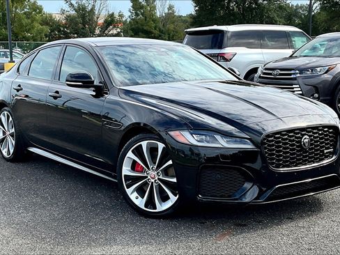 Used 2022 Jaguar XF R-Dynamic SE AWD/4WD image 16