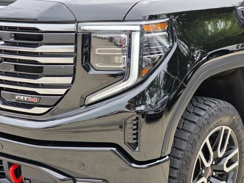 Used 2025 GMC Sierra 1500 AT4 w/ AT4 Premium Package AWD/4WD image 7