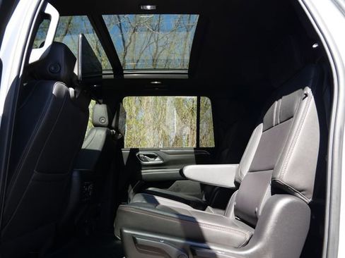 Used 2022 Chevrolet Suburban RST w/ Sport Performance Package AWD/4WD image 28
