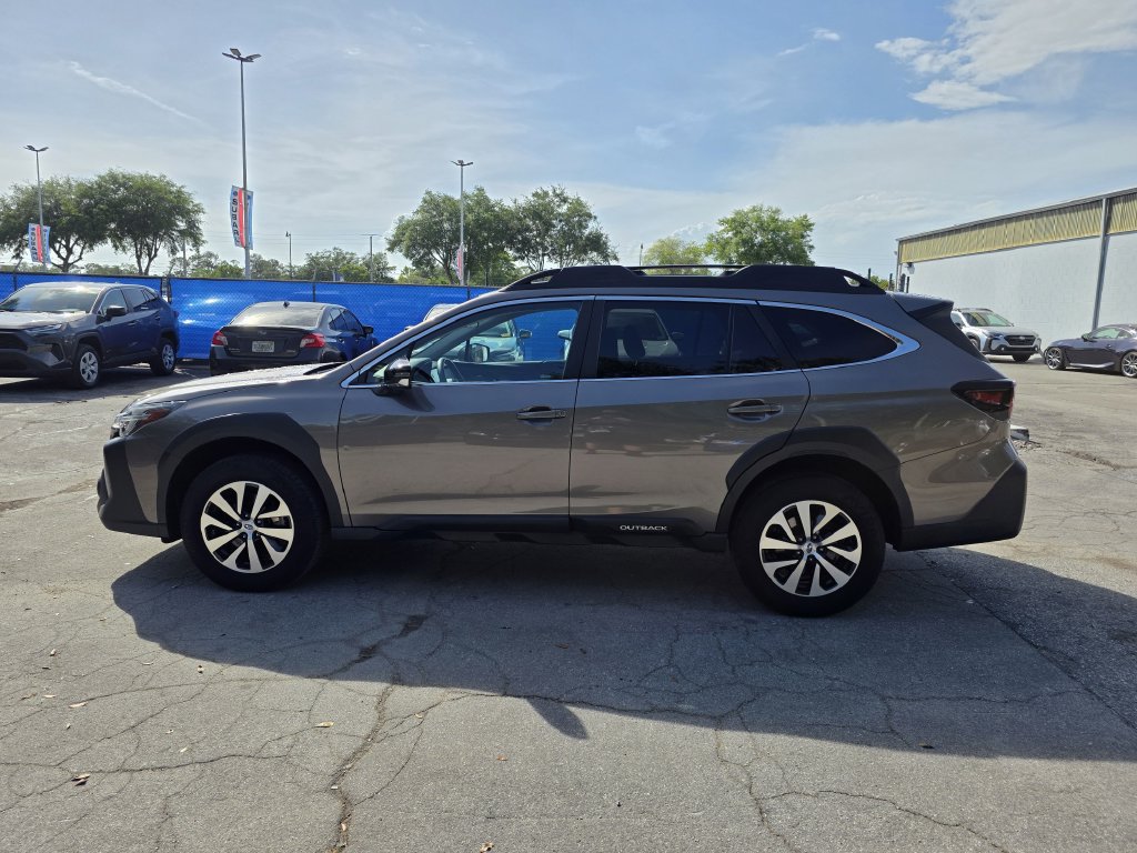 Certified 2023 Subaru Outback Premium AWD/4WD image 5