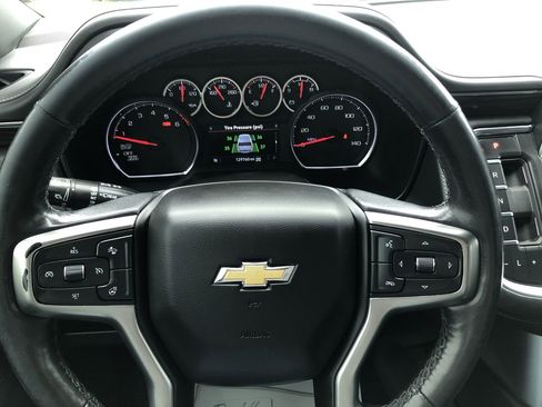 Used 2021 Chevrolet Suburban LT w/ LT Signature Plus Package image 17