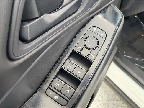 Used 2024 Nissan Rogue S FWD image 29