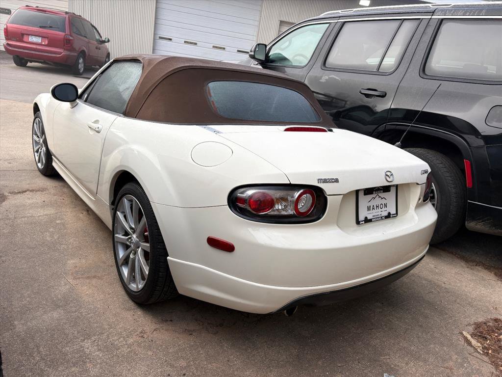 Used 2007 MAZDA MX-5 Miata Grand Touring w/ Premium Pkg RWD image 8