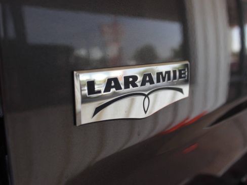 Used 2017 RAM 1500 Laramie w/ Convenience Group AWD/4WD image 35