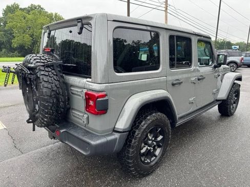 Used 2019 Jeep Wrangler Unlimited Sahara w/ Quick Order Package 24M Moab AWD/4WD image 9