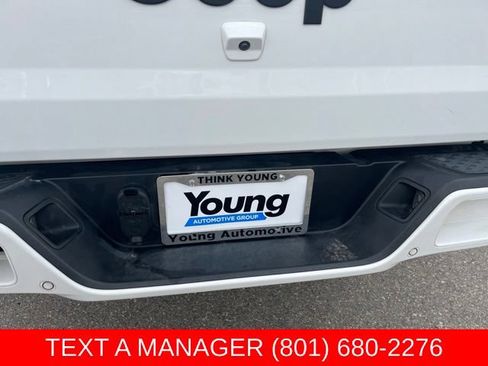 Used 2023 Jeep Gladiator Overland AWD/4WD image 11