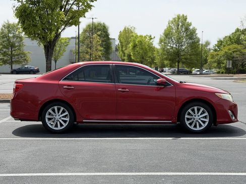 Used 2014 Toyota Camry XLE w/ Leather Package image 9