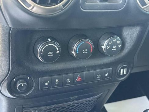 Used 2016 Jeep Wrangler Unlimited Sahara AWD/4WD image 16