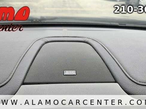 Used 2013 Lincoln MKS FWD image 40