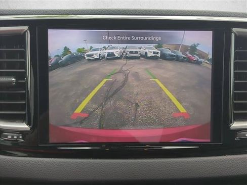 Used 2025 Chrysler Pacifica Select FWD image 14