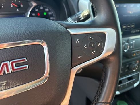 Used 2024 GMC Terrain SLT image 25