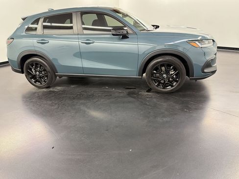 Certified 2024 Honda HR-V Sport image 8