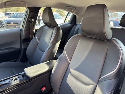 Used 2023 Toyota Prius XLE image 11