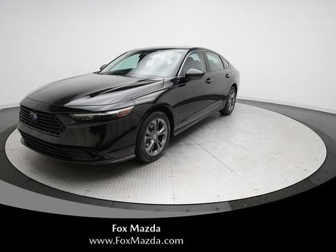 Used 2023 Honda Accord EX image 1