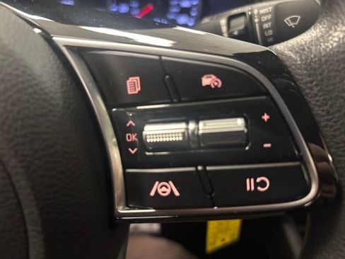 Used 2023 Kia Forte LXS w/ LXS Technology Package FWD image 16