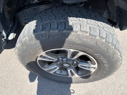 Used 2014 Toyota FJ Cruiser 4WD w/ Upgrade Package image 5