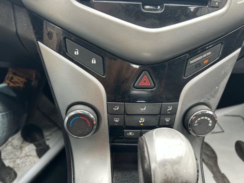 Used 2014 Chevrolet Cruze LT image 23