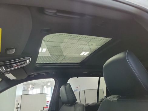 New 2025 Jeep Grand Cherokee Limited w/ Luxury Tech Group II image 11