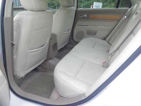 Used 2006 Lincoln Zephyr FWD image 13