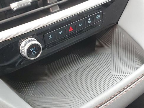 New 2026 Ford Explorer Active w/ Active Comfort Package image 20