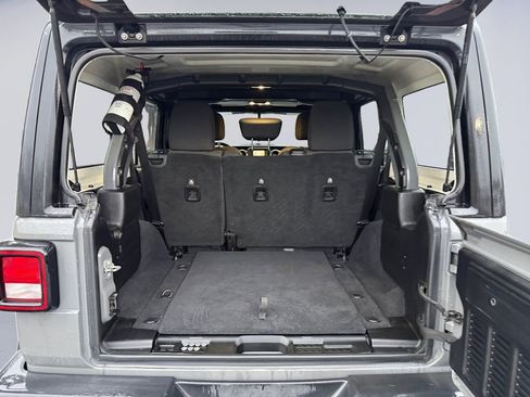 Used 2019 Jeep Wrangler Unlimited Sport S image 7