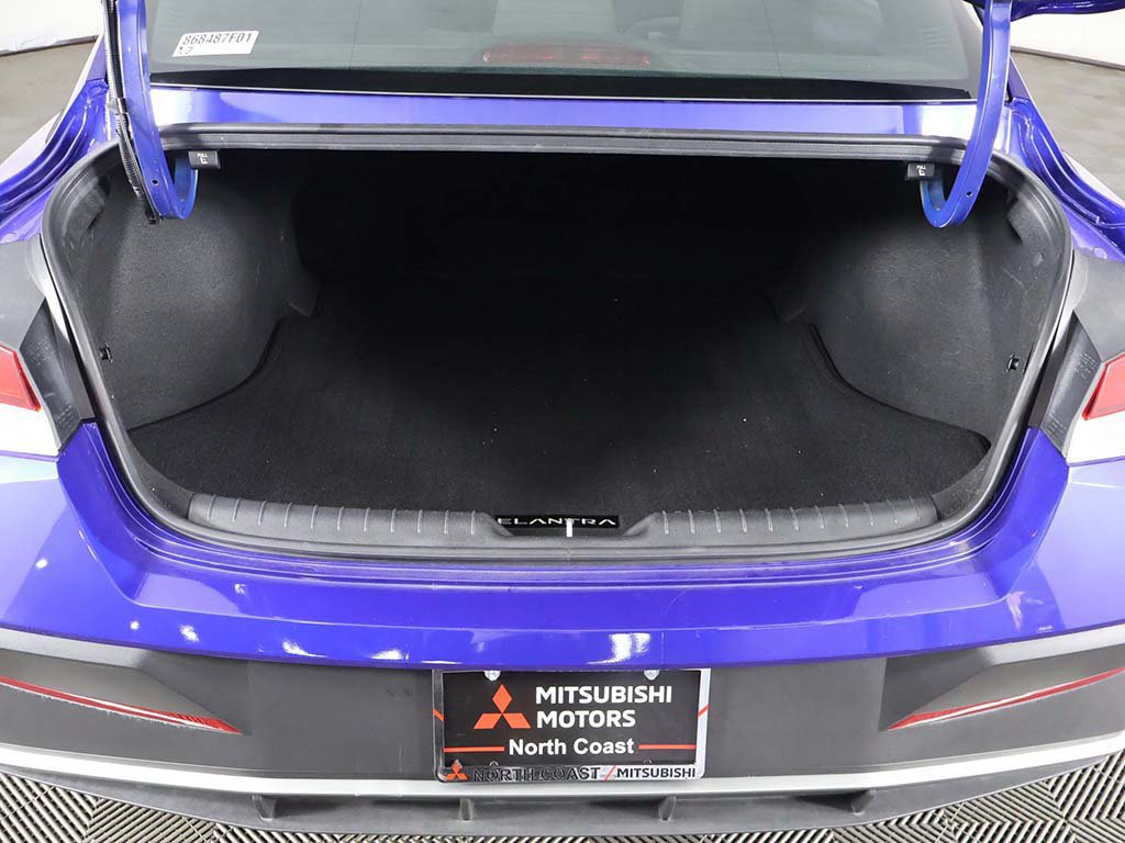 Used 2025 Hyundai Elantra Sport w/ Cargo Package FWD image 15