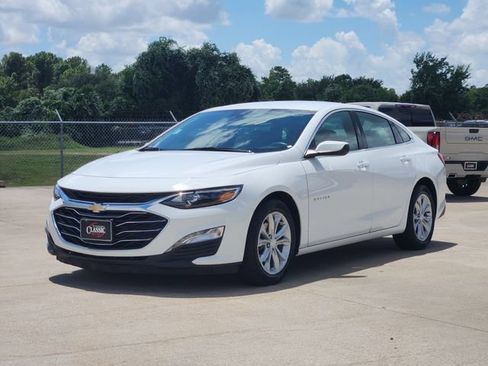 Used 2025 Chevrolet Malibu LT FWD image 3