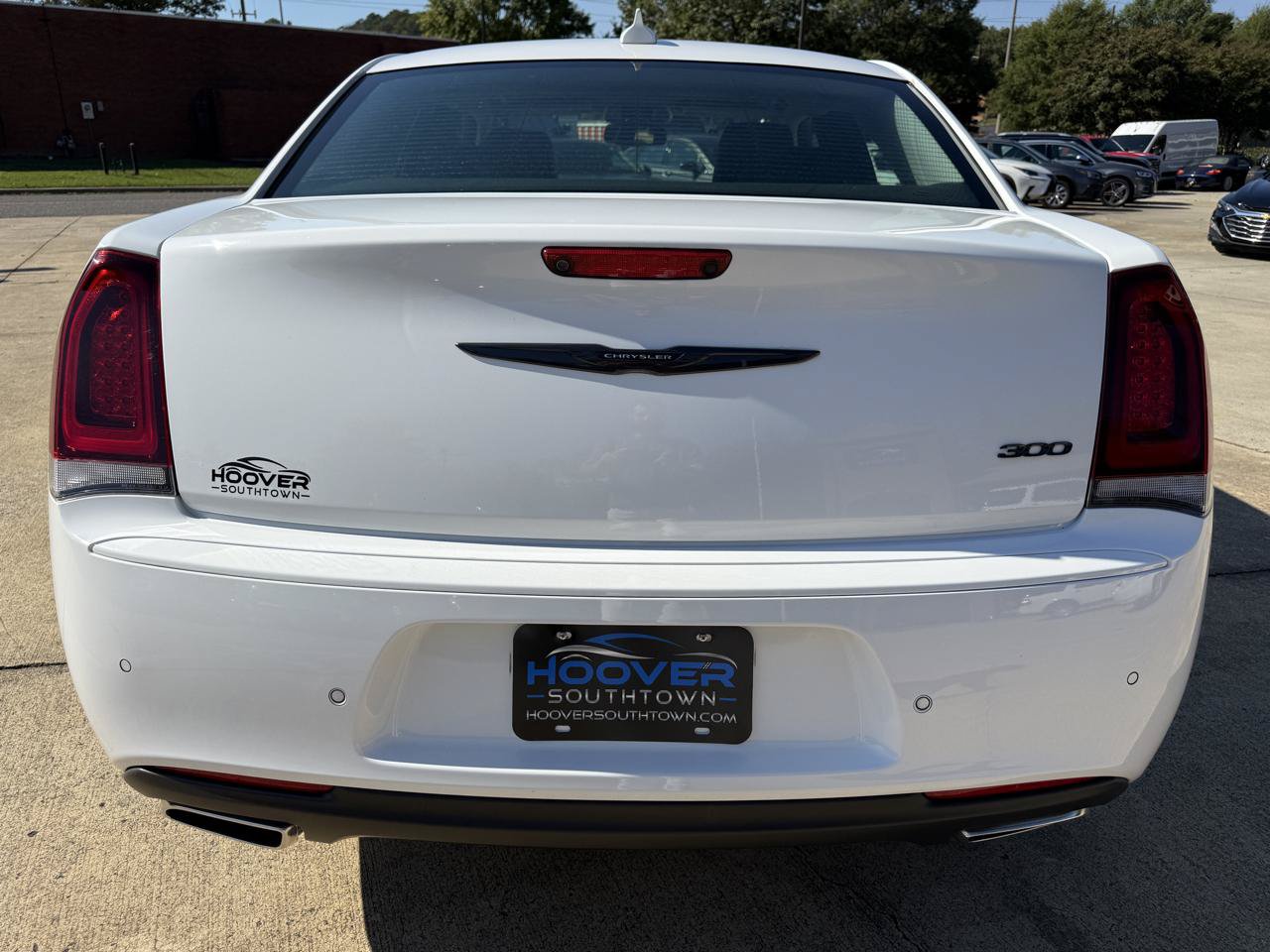Used 2023 Chrysler 300 Touring L w/ Comfort Group RWD image 4