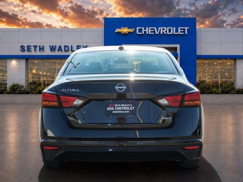 Used 2025 Nissan Altima 2.5 SV AWD/4WD image 6